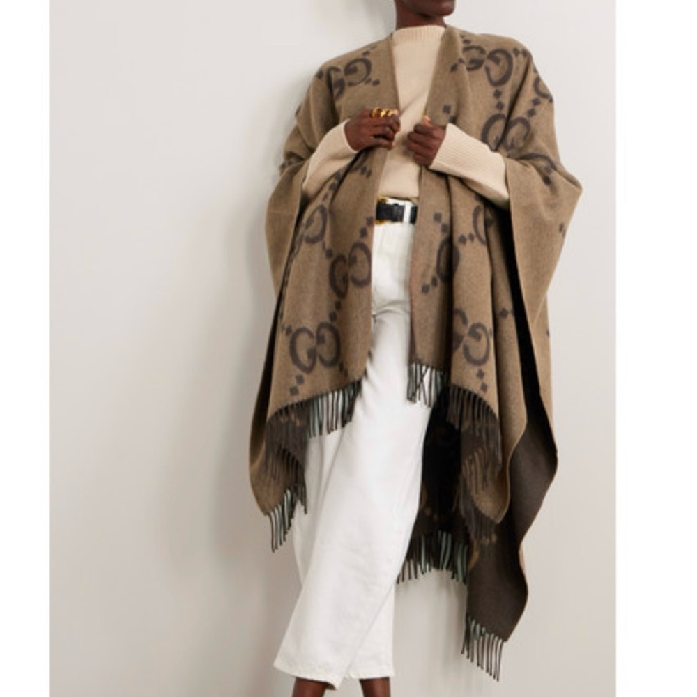 GUCCI Jumbo GG logo reversible cape poncho wrap - Picture 2 of 6